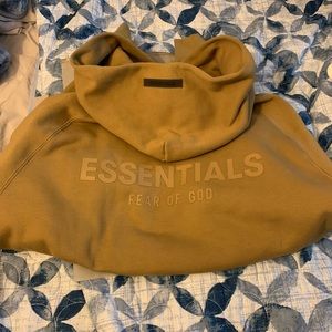 NWT Fear of God Essentials sweatshirt in Amber colorway (m)